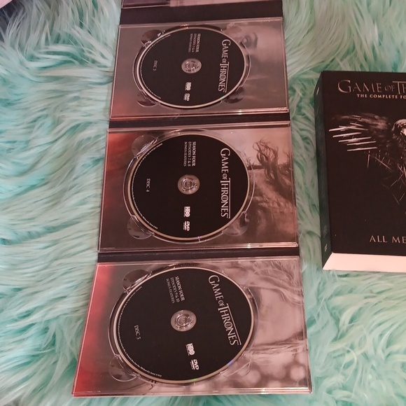 Game of thrones the complete fourth season ♟️ - Picture 2 of 9